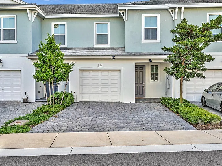 556 Sanderling Cir #0 — Photo 2