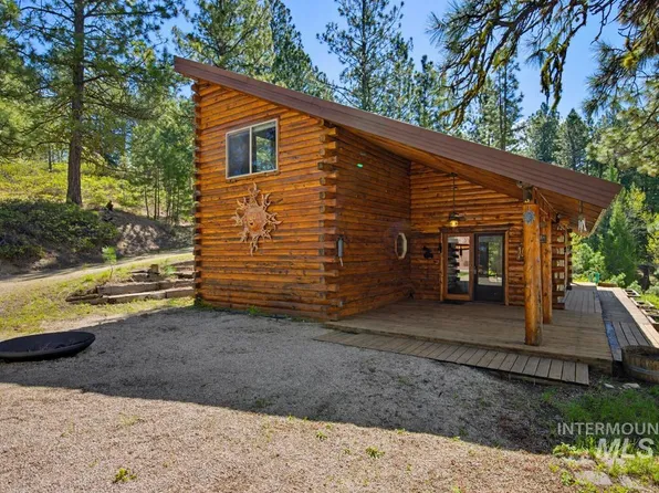 461 Hilltop Rd, Cascade, ID 83611