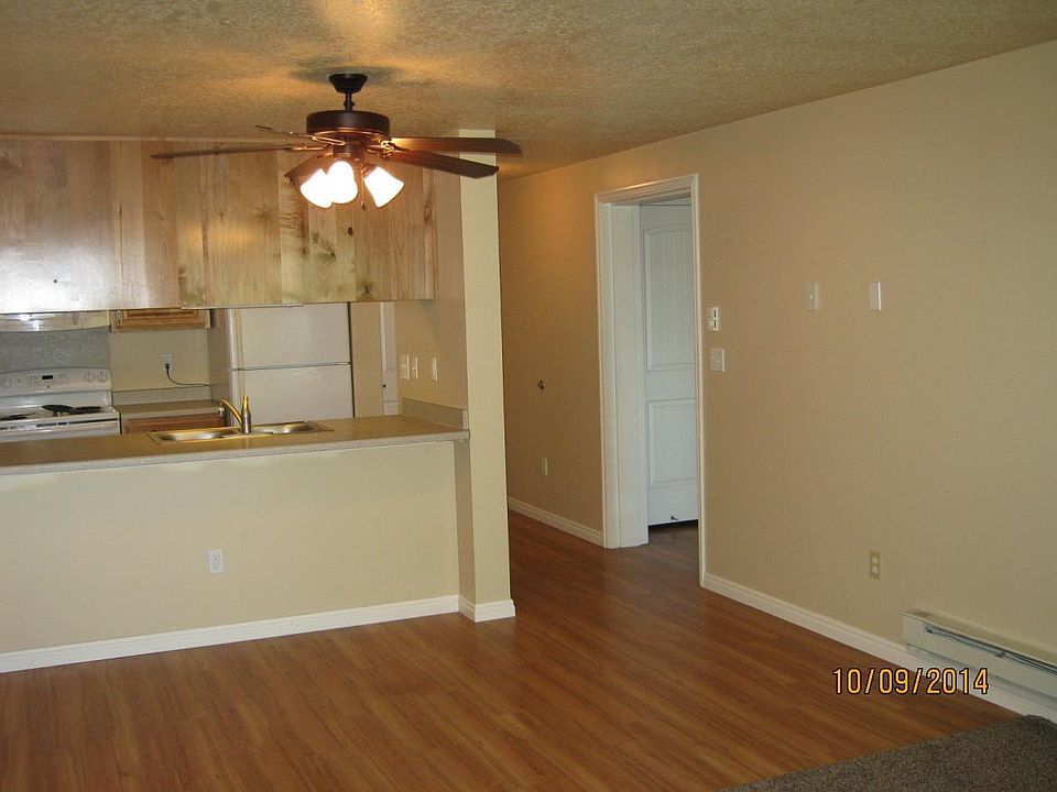 Kitchen bar and entry