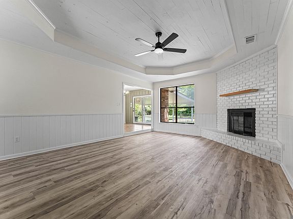 3rd image of 3485 Magnolia Ave
