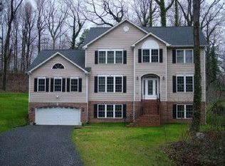 1518 Overlook Dr, Saint Leonard, MD 20685
