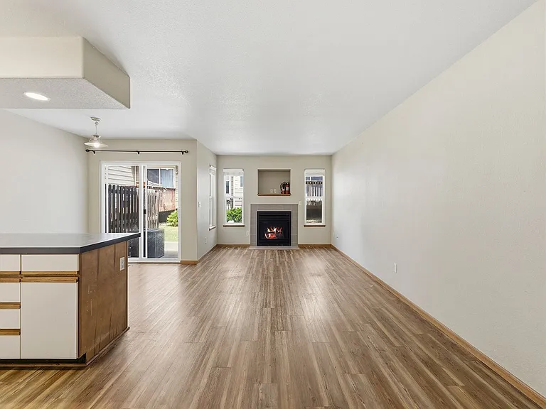 1637 Westbridge Dr #J2 — Photo 6