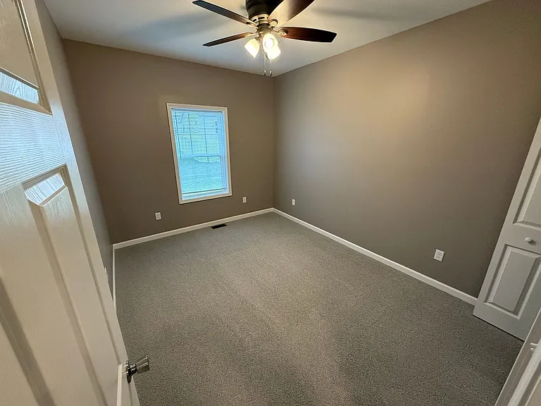713 Stephanie Ct — Photo 10