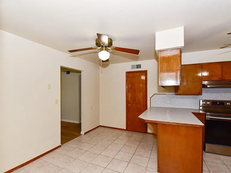 439 E Brown Rd — Photo 9