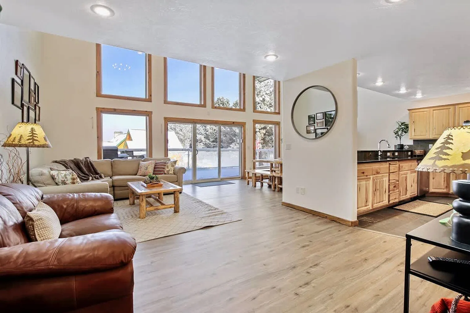 5 bed, 3.0 bath, $11,872 — Photo 2