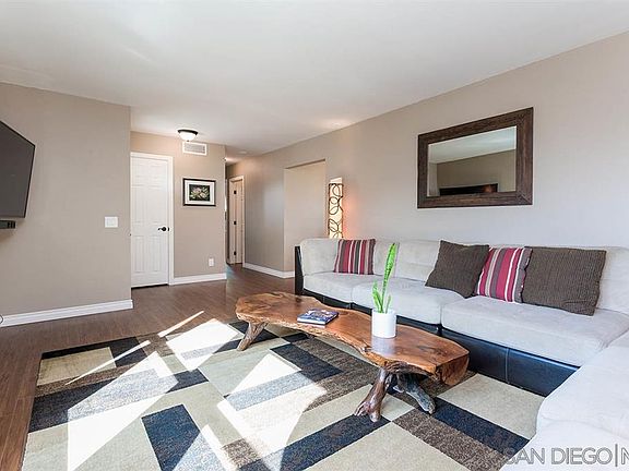 3rd image of 10283 Covina Pl
