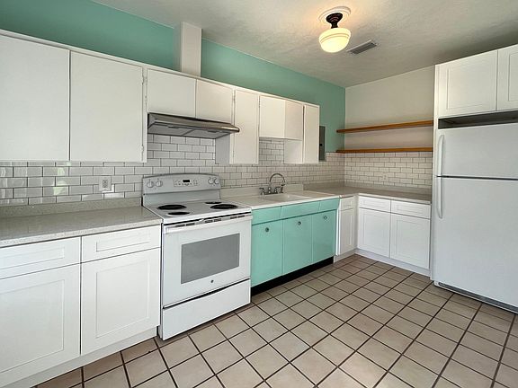 4th image of 3502 N Arlington Ave #B