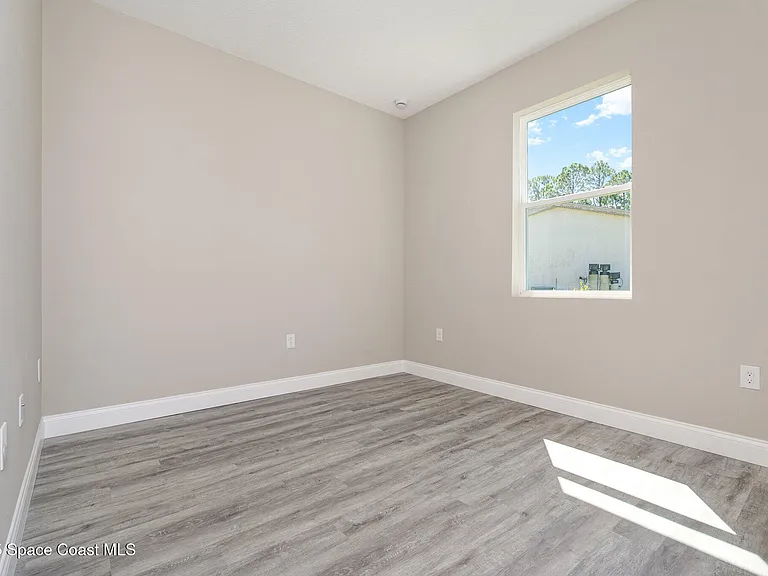 758 Bryant Rd SW — Photo 32