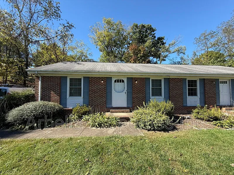 315 Redstone Dr