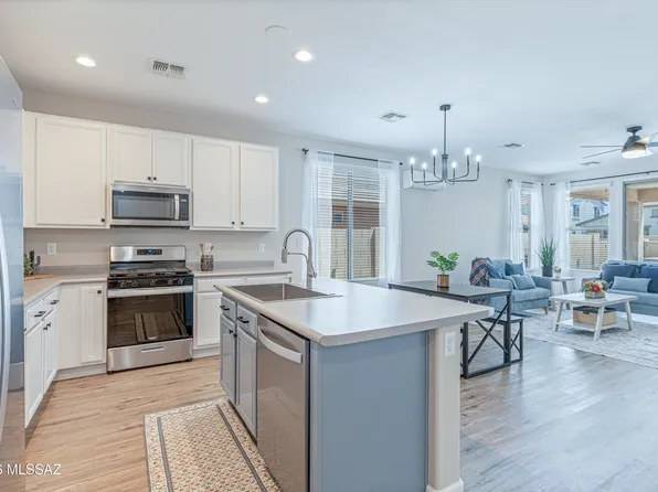 579 W Camino Sorpresa, Sahuarita, AZ 85629
