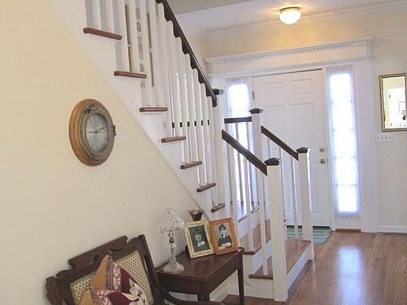 19 West Mystic Avenue - Foyer