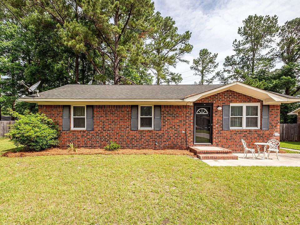 1st image of 111 Fripp Ln
