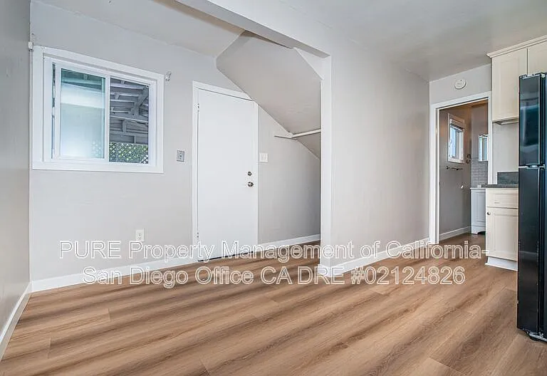 1051.5 Grand Ave — Photo 3