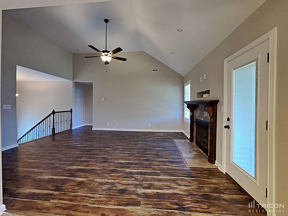 3rd image of 1195 Belvoir Ln