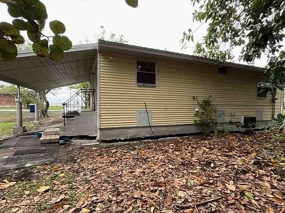 2nd image of 420 SE 1st St
