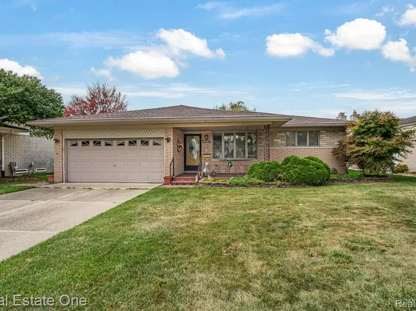 33487 Mina Dr, Sterling Heights, MI 48312