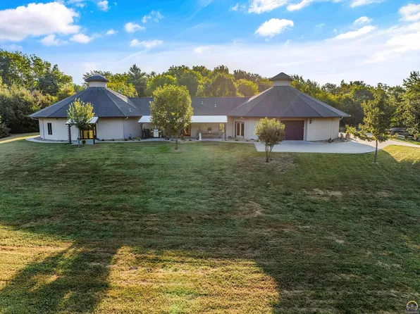 7017 NW Valencia Rd, Silver Lake, KS 66539