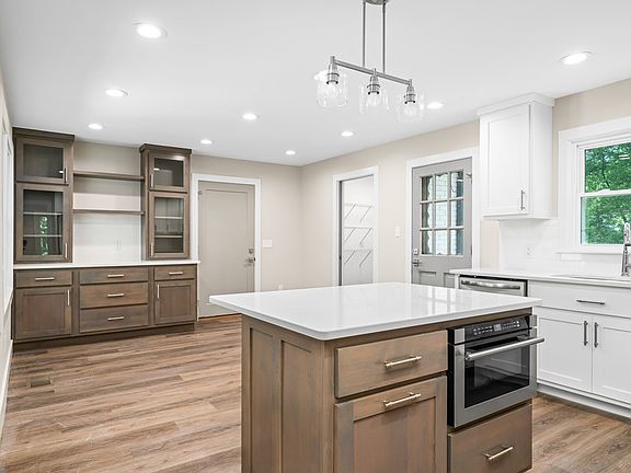 5th image of 972 Georgetown Rd