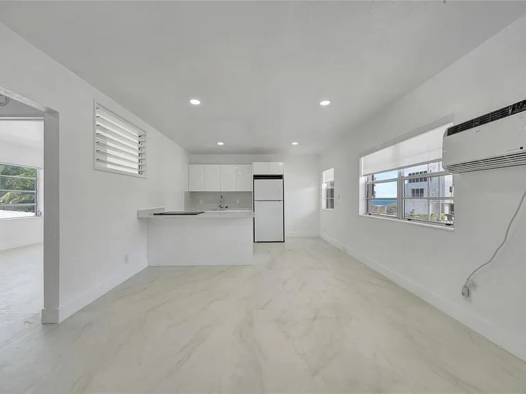 323 Elm St #7 — Photo 8