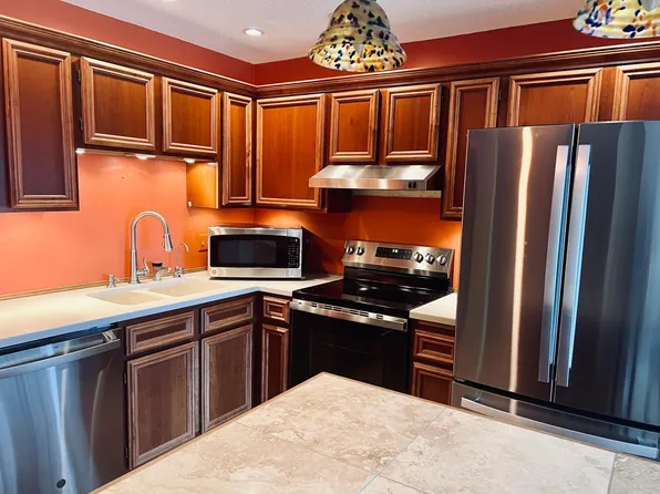 311 Pleasant Ave APT 405, Saint Paul, MN 55102
