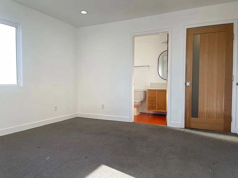 479 Nassau Ave — Photo 24