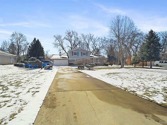 2nd image of 4168 McCandlish Rd