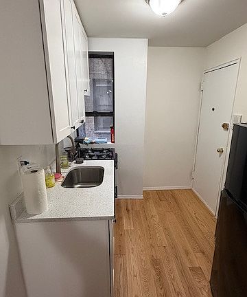 5th image of 118 Macdougal St APT 11