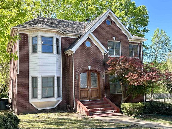 3rd image of 2307 Morningside Dr
