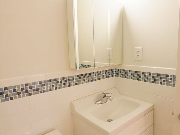 5th image of 241 E 86th St #12C
