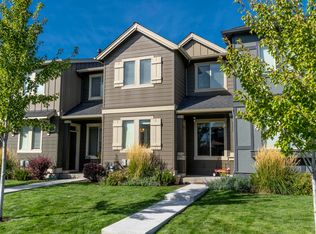 3377 SW 28th St, Redmond, OR 97756
