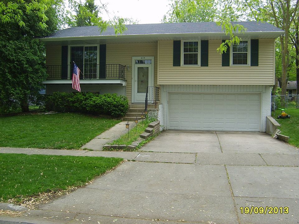 Beautifully updated Raised Ranch