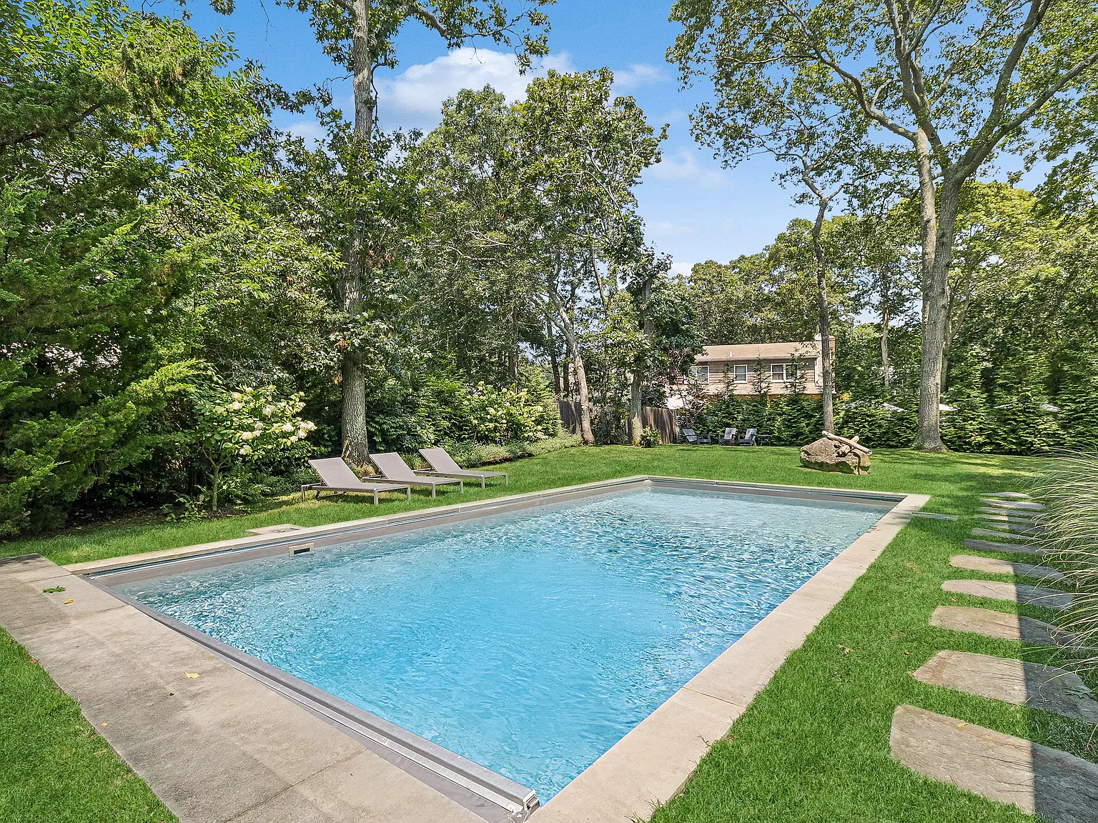 East Hampton Oasis — Photo 4