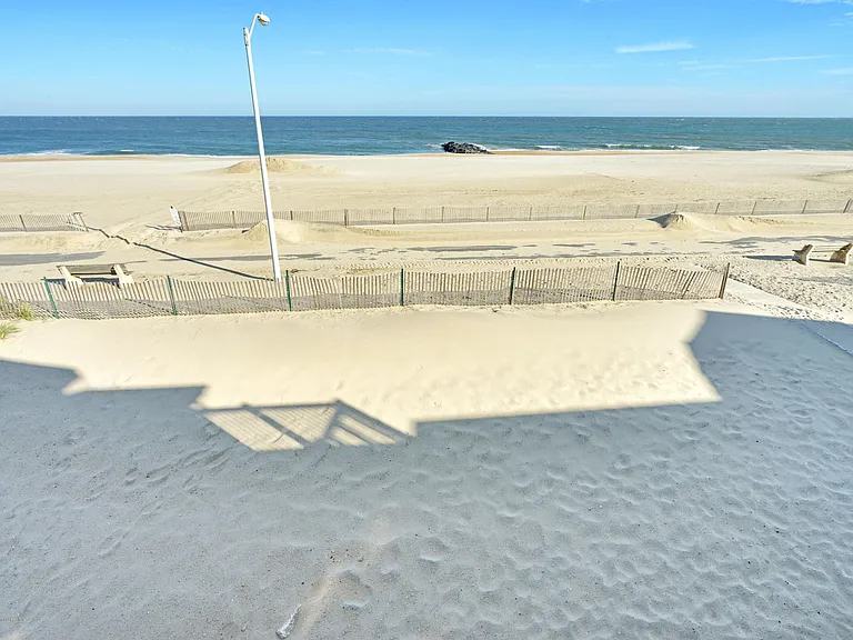 239 Beachfront #4 — Photo 14