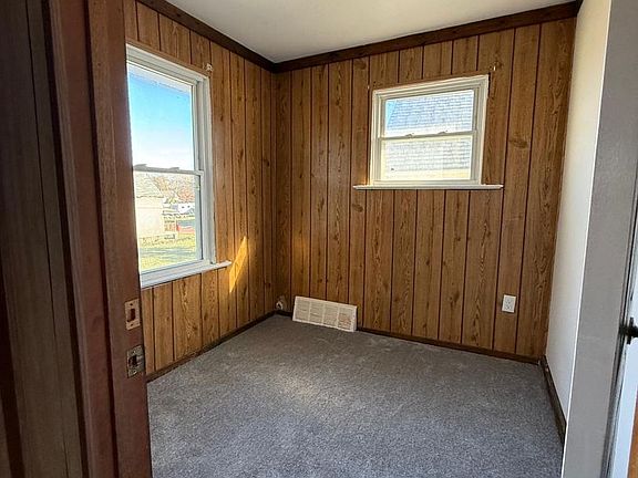2nd image of 7016 Ivy Ave #Up