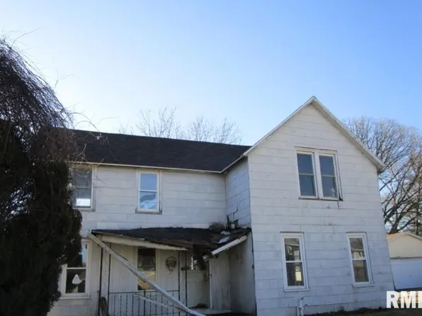 307 S State St, East Galesburg, IL 61430