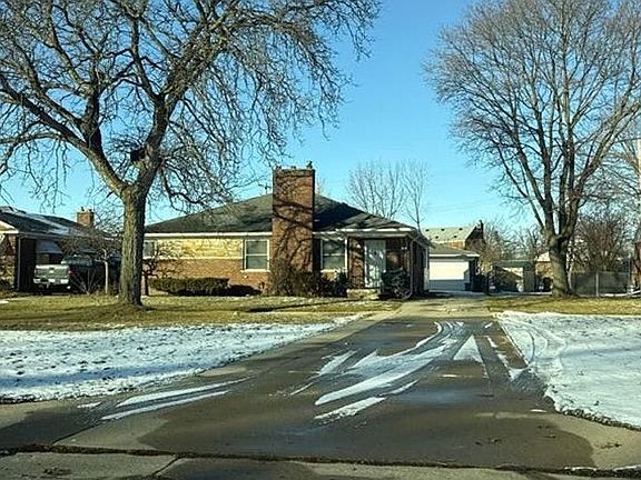 2nd image of 22525 E Eight Mile Rd