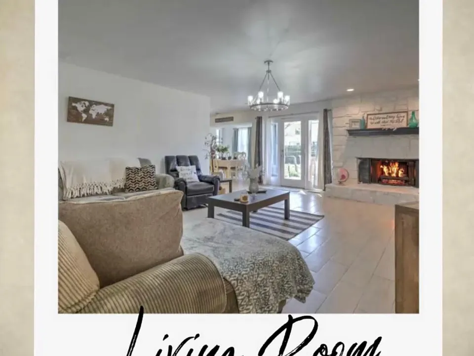 2605 W Canton Pl