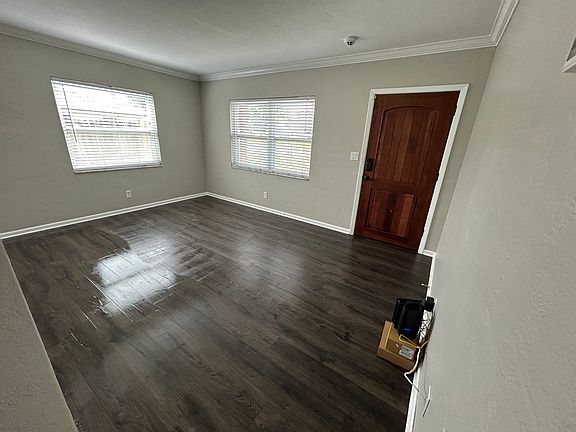4th image of 4621 12th Ave N
