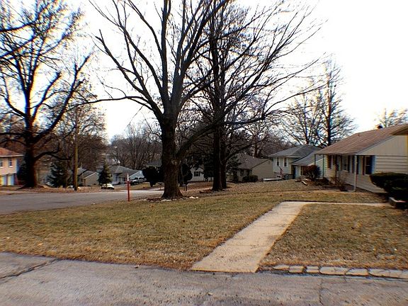 3rd image of 4228 N Cypress Ave