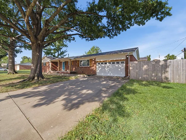 2820 S Hudson Ave — Photo 1