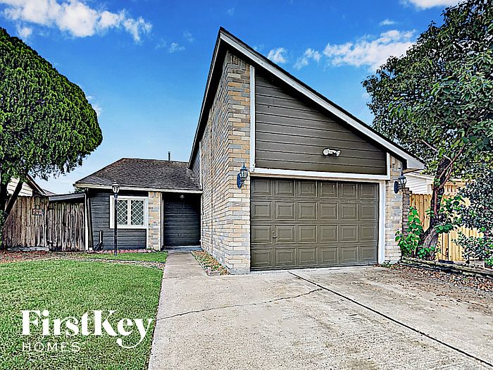 1st image of 7106 Village Lake Dr