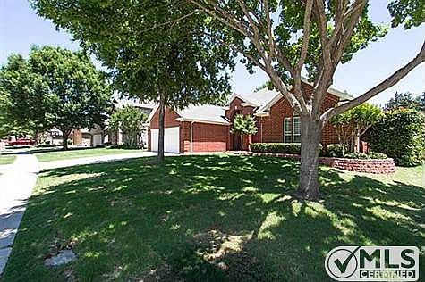 3rd image of 1700 Shadywood Ct