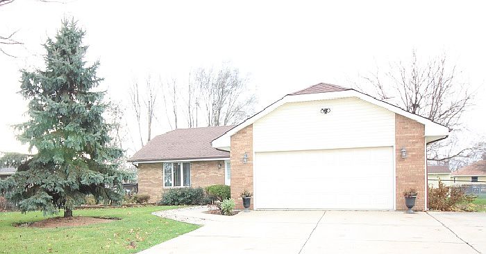 1st image of 20928 S Sarver Dr