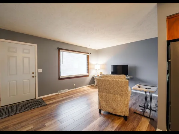 212 S 9th St, Salina, KS 67401