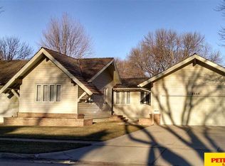 2060 Bramblewood Ln, Fremont, NE 68025