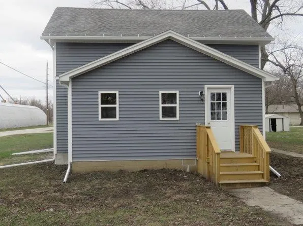 201 E Scott St, Odell, IL 60460