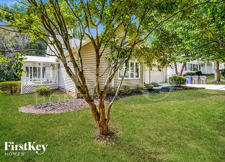 1510 Barry Oak Ct — Photo 2