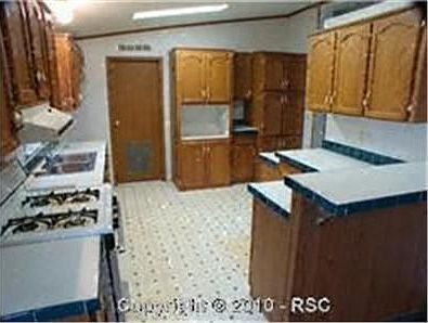 4th image of 305 Comanche Village Dr