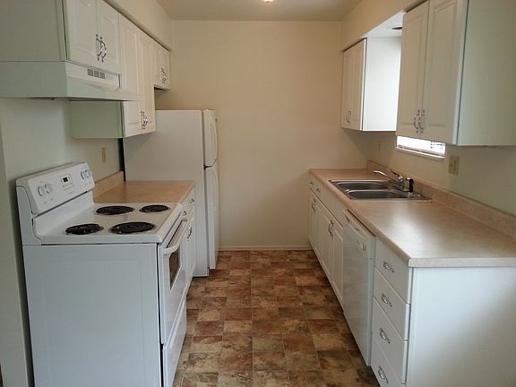 5th image of 1111 Pacific Ave N APT 13
