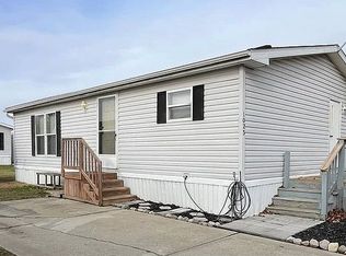 1023 Deere Ct, Burton, MI 48509